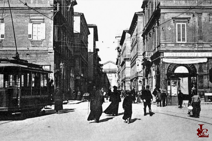 Piazza Cavour e via Cairoli - 1910