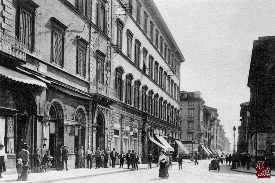 Via Vittorio Emanuele - Ingresso del Caffe della Posta - 1902