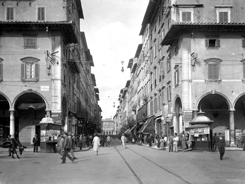 Piazza e via Vittorio Emanuele - 1930