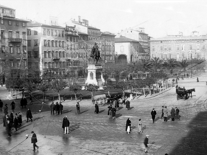 Piazza Vittorio Emanuele - 1925